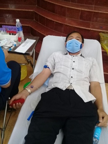 Viên chức ban Quản lý rừng phòng hộ Tân Phú tham gia hiến máu tình nguyện_Hình 1.jpg