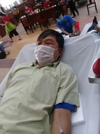 Viên chức ban Quản lý rừng phòng hộ Tân Phú tham gia hiến máu tình nguyện_Hình 2.jpg